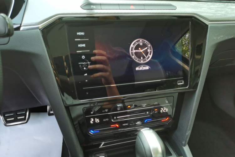 Used Volkswagen Magotan 2023 2 Million Units Limited Edition 330TSI DSG Leading Version Audio And AC Panel