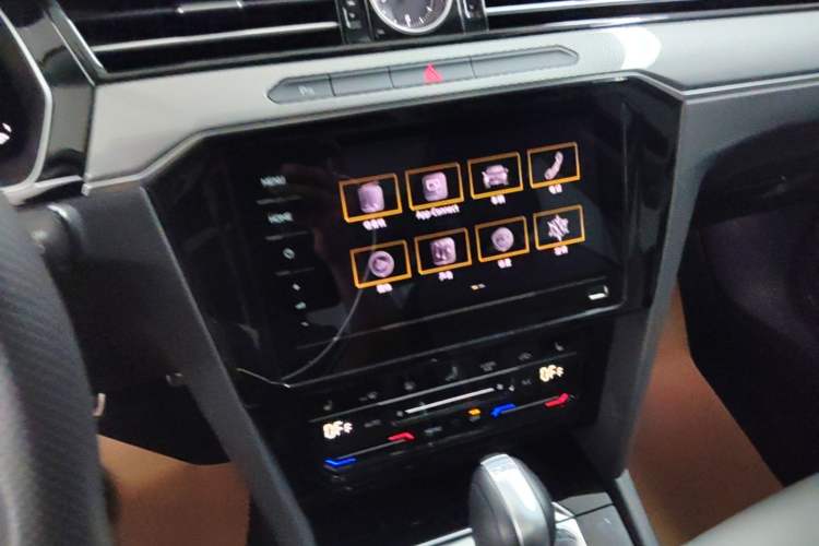 Used Volkswagen Magotan 2023 2 Million Units Limited Edition 330TSI DSG Leading Version Audio And AC Panel