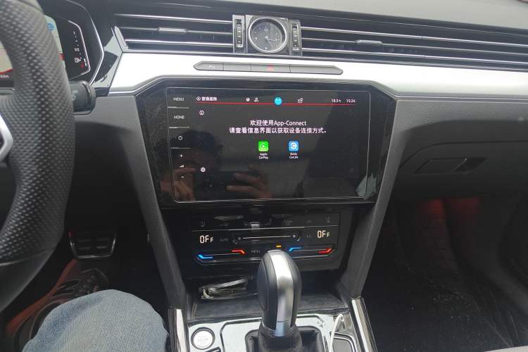 Used Volkswagen Magotan 2023 2 Million Units Commemorative Edition 330TSI DSG Luxury Version Audio And AC Panel