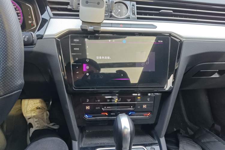 Used Volkswagen Magotan 2023 2 Million Units Commemorative Edition 330TSI DSG Luxury Version Audio And AC Panel