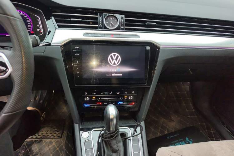 Used Volkswagen Magotan 2023 2 Million Units Limited-Edition 380TSI DSG Flagship Version Audio And AC Panel
