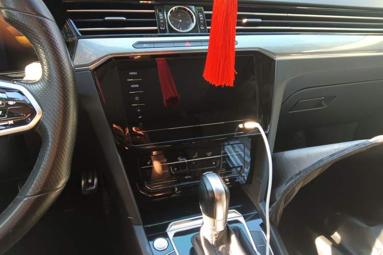 Used Volkswagen Magotan 2023 2 Million Units Limited Edition 330TSI DSG Leading Version Audio And AC Panel