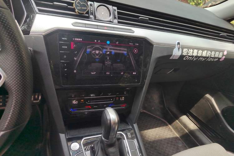 Used Volkswagen Magotan 2023 2 Million Units Commemorative Edition 330TSI DSG Luxury Version Audio And AC Panel