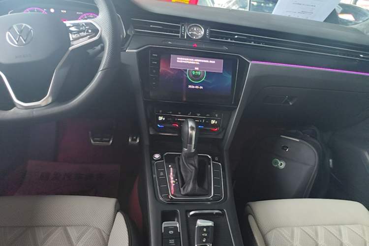Used Volkswagen Magotan 2023 2 Million Units Commemorative Edition 330TSI DSG Luxury Version Audio And AC Panel
