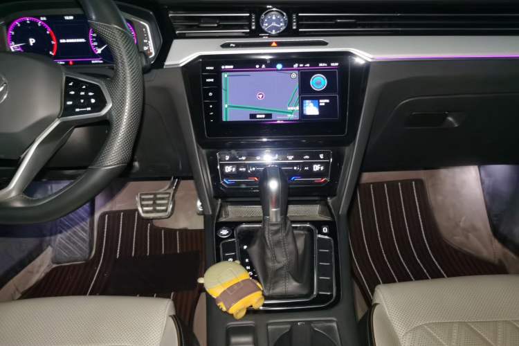 Used Volkswagen Magotan 2023 2 Million Units Commemorative Edition 330TSI DSG Luxury Version Audio And AC Panel