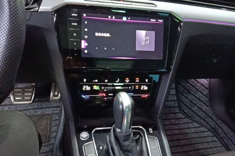 Used Volkswagen Magotan 2023 2 Million Units Commemorative Edition 330TSI DSG Luxury Version Audio And AC Panel