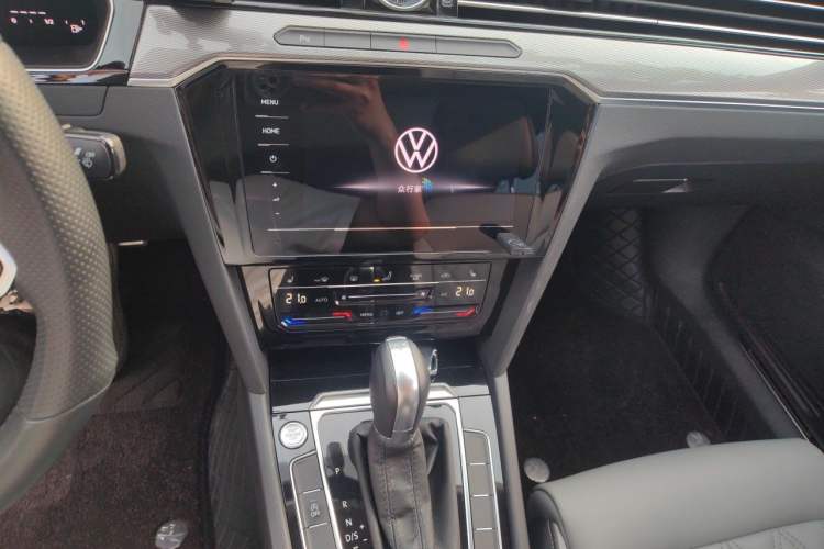 Used Volkswagen Magotan 2023 2 Million Units Limited Edition 330TSI DSG Leading Version Audio And AC Panel