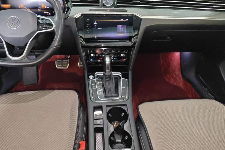 Used Volkswagen Magotan 2023 2 Million Units Limited Edition 330TSI DSG Leading Version Audio And AC Panel