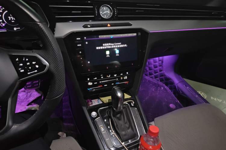Used Volkswagen Magotan 2023 2 Million Units Commemorative Edition 330TSI DSG Luxury Version Audio And AC Panel