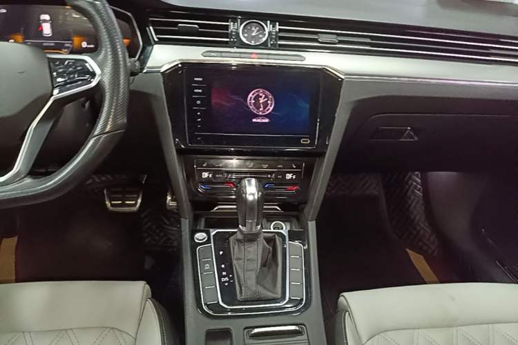 Used Volkswagen Magotan 2023 2 Million Units Limited Edition 280TSI DSG Leading Version Audio And AC Panel