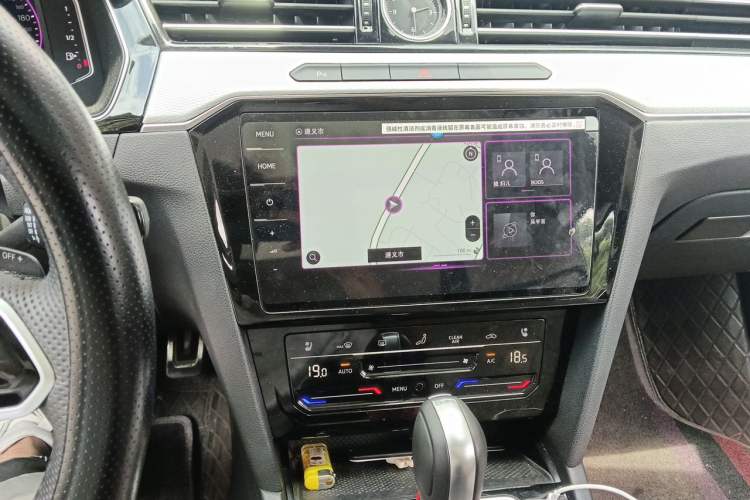 Used Volkswagen Magotan 2023 2 Million Units Commemorative Edition 330TSI DSG Luxury Version Audio And AC Panel
