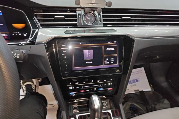 Used Volkswagen Magotan 2023 2 Million Units Limited Edition 330TSI DSG Leading Version Audio And AC Panel
