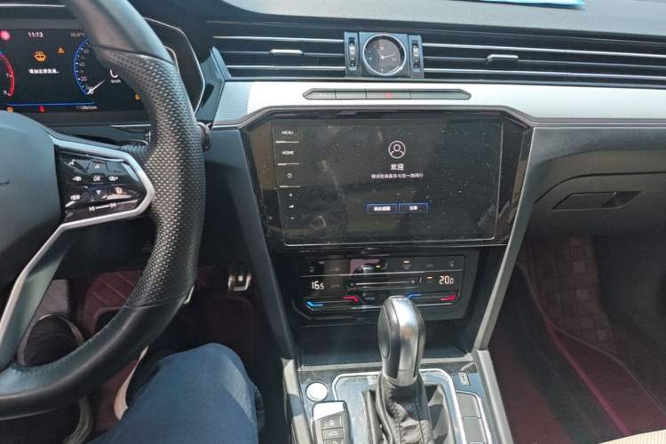Used Volkswagen Magotan 2023 2 Million Units Commemorative Edition 330TSI DSG Luxury Version Audio And AC Panel