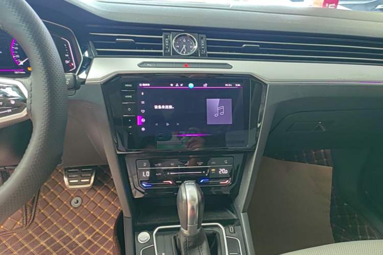Used Volkswagen Magotan 2023 2 Million Units Commemorative Edition 330TSI DSG Luxury Version Audio And AC Panel