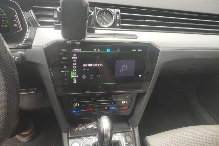 Used Volkswagen Magotan 2023 2 Million Units Commemorative Edition 330TSI DSG Luxury Version Audio And AC Panel