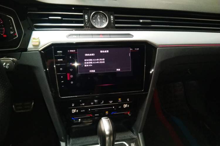 Used Volkswagen Magotan 2023 2 Million Units Commemorative Edition 330TSI DSG Luxury Version Audio And AC Panel