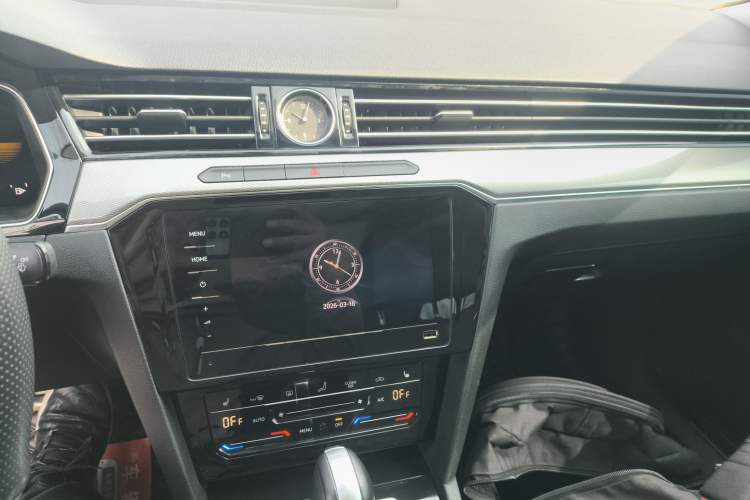 Used Volkswagen Magotan 2023 2 Million Units Limited Edition 330TSI DSG Leading Version Audio And AC Panel