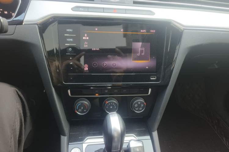 Used Volkswagen Magotan 2023 2 Million Units Limited-Edition 280TSI DSG Comfort Version Audio And AC Panel