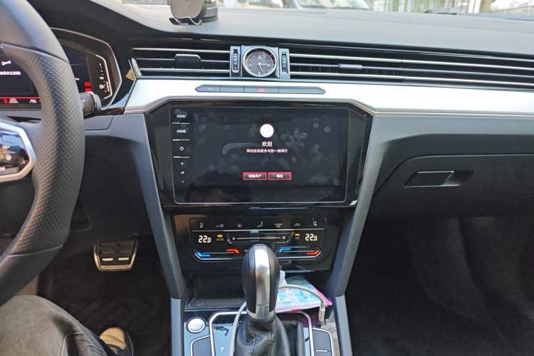 Used Volkswagen Magotan 2023 2 Million Units Commemorative Edition 330TSI DSG Luxury Version Audio And AC Panel