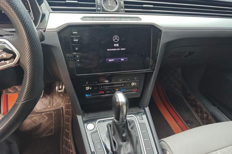 Used Volkswagen Magotan 2023 2 Million Units Commemorative Edition 330TSI DSG Luxury Version Audio And AC Panel
