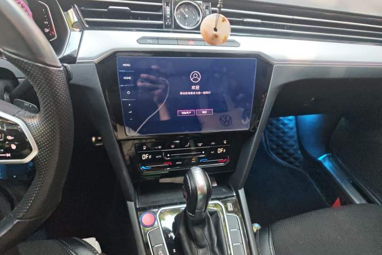 Used Volkswagen Magotan 2023 2 Million Units Commemorative Edition 330TSI DSG Luxury Version Audio And AC Panel