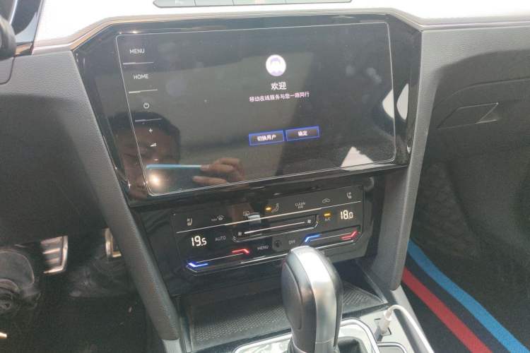 Used Volkswagen Magotan 2023 2 Million Units Commemorative Edition 330TSI DSG Luxury Version Audio And AC Panel