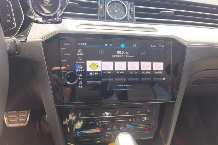 Used Volkswagen Magotan 2023 2 Million Units Commemorative Edition 330TSI DSG Luxury Version Audio And AC Panel