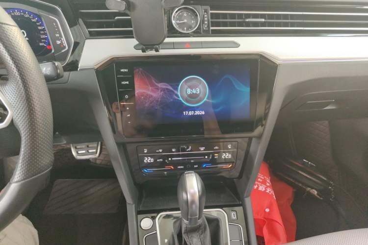 Used Volkswagen Magotan 2023 2 Million Units Commemorative Edition 330TSI DSG Luxury Version Audio And AC Panel