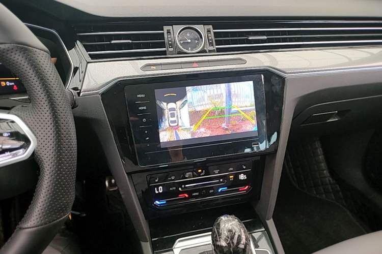 Used Volkswagen Magotan 2023 2 Million Units Limited Edition 330TSI DSG Leading Version Audio And AC Panel