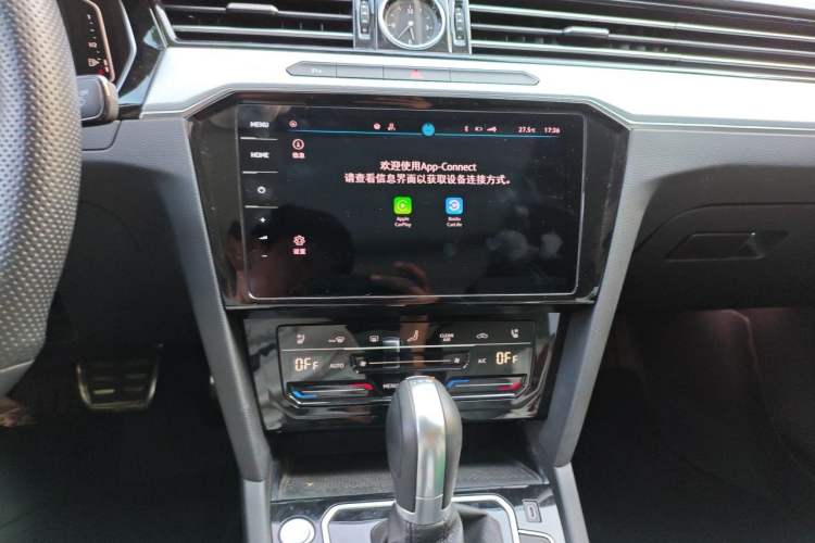 Used Volkswagen Magotan 2023 2 Million Units Commemorative Edition 330TSI DSG Luxury Version Audio And AC Panel