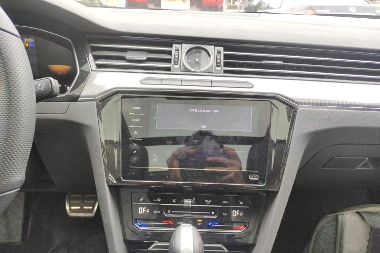 Used Volkswagen Magotan 2023 2 Million Units Limited Edition 330TSI DSG Leading Version Audio And AC Panel
