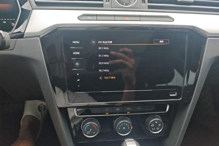 Used Volkswagen Magotan 2023 2 Million Units Limited-Edition 280TSI DSG Comfort Version Audio And AC Panel