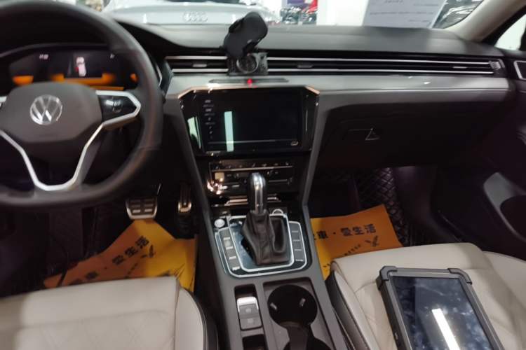 Used Volkswagen Magotan 2023 2 Million Units Limited Edition 330TSI DSG Leading Version Audio And AC Panel