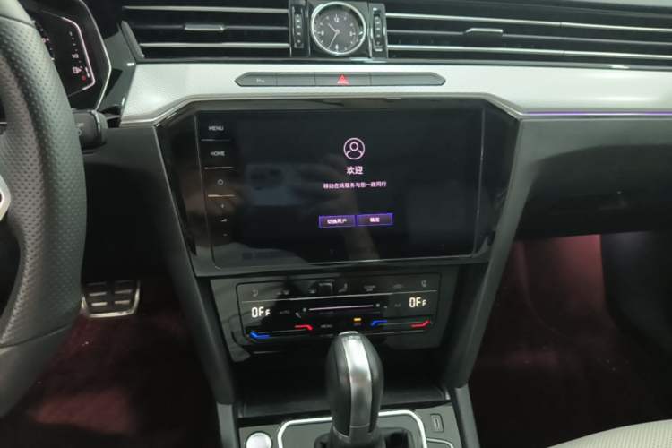 Used Volkswagen Magotan 2023 2 Million Units Commemorative Edition 330TSI DSG Luxury Version Audio And AC Panel