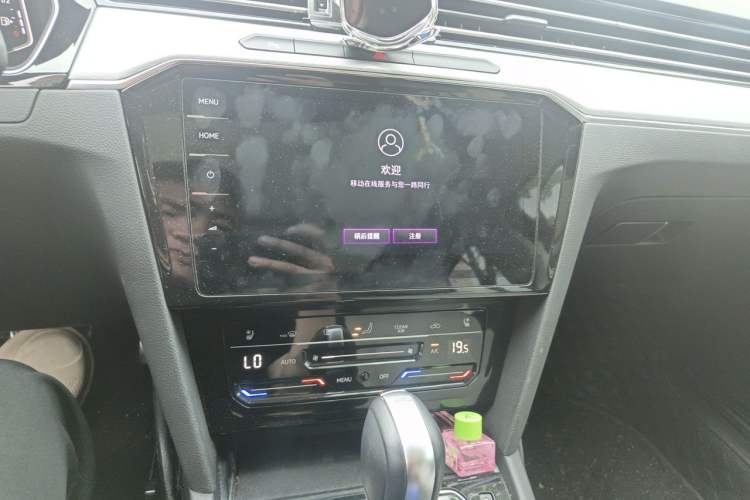 Used Volkswagen Magotan 2023 2 Million Units Commemorative Edition 330TSI DSG Luxury Version Audio And AC Panel