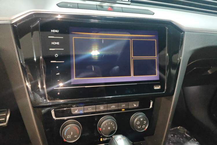 Used Volkswagen Magotan 2023 2 Million Units Limited-Edition 280TSI DSG Comfort Version Audio And AC Panel
