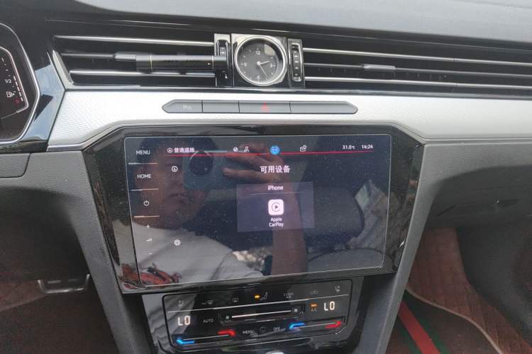 Used Volkswagen Magotan 2023 2 Million Units Commemorative Edition 330TSI DSG Luxury Version Audio And AC Panel