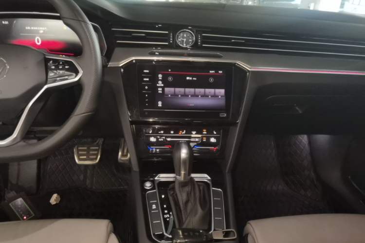 Used Volkswagen Magotan 2023 2 Million Units Limited Edition 330TSI DSG Leading Version Audio And AC Panel