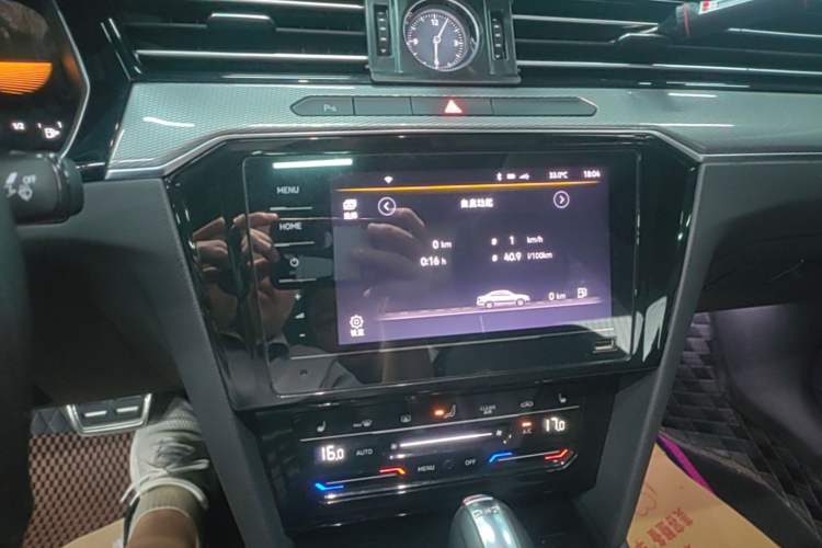 Used Volkswagen Magotan 2023 2 Million Units Limited Edition 330TSI DSG Leading Version Audio And AC Panel