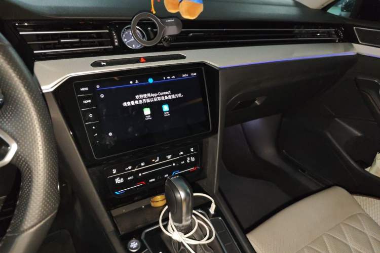 Used Volkswagen Magotan 2023 2 Million Units Commemorative Edition 330TSI DSG Luxury Version Audio And AC Panel