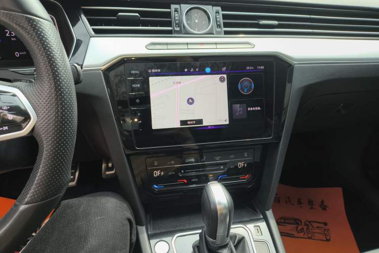 Used Volkswagen Magotan 2023 2 Million Units Commemorative Edition 330TSI DSG Luxury Version Audio And AC Panel