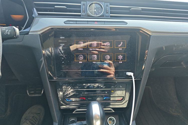 Used Volkswagen Magotan 2023 2 Million Units Limited Edition 330TSI DSG Leading Version Audio And AC Panel