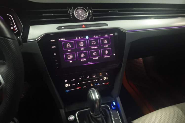 Used Volkswagen Magotan 2023 2 Million Units Commemorative Edition 330TSI DSG Luxury Version Audio And AC Panel