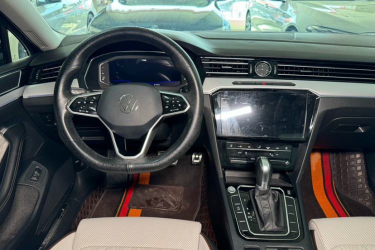 Used Volkswagen Magotan 2023 2 Million Units Commemorative Edition 330TSI DSG Luxury Version Audio And AC Panel