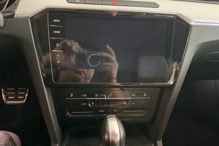 Used Volkswagen Magotan 2023 2 Million Units Limited Edition 330TSI DSG Leading Version Audio And AC Panel