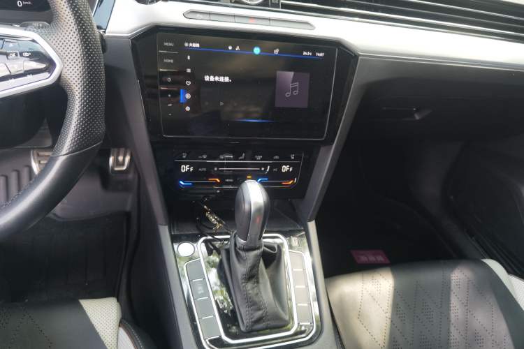 Used Volkswagen Magotan 2023 2 Million Units Commemorative Edition 330TSI DSG Luxury Version Audio And AC Panel