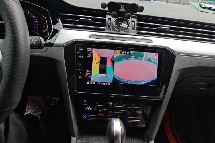 Used Volkswagen Magotan 2023 2 Million Units Commemorative Edition 330TSI DSG Luxury Version Audio And AC Panel