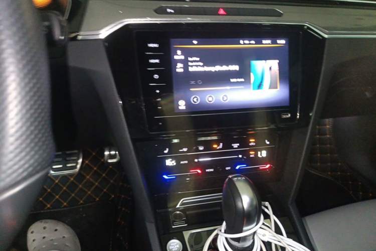 Used Volkswagen Magotan 2023 2 Million Units Limited Edition 330TSI DSG Leading Version Audio And AC Panel