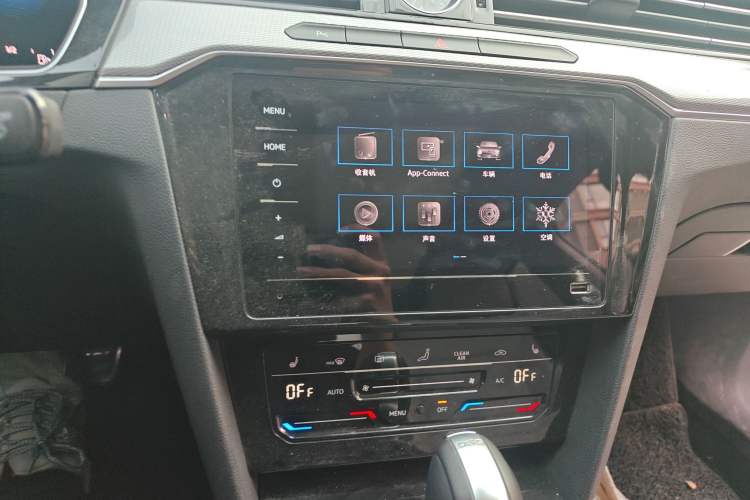 Used Volkswagen Magotan 2023 2 Million Units Limited Edition 280TSI DSG Leading Version Audio And AC Panel