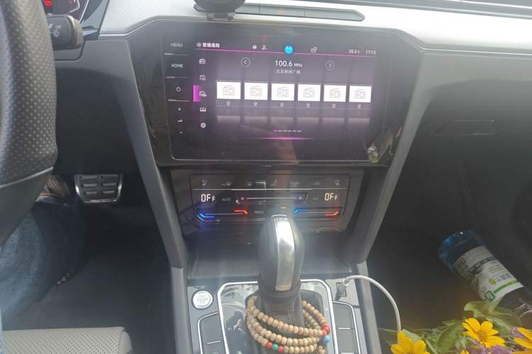 Used Volkswagen Magotan 2023 2 Million Units Commemorative Edition 330TSI DSG Luxury Version Audio And AC Panel
